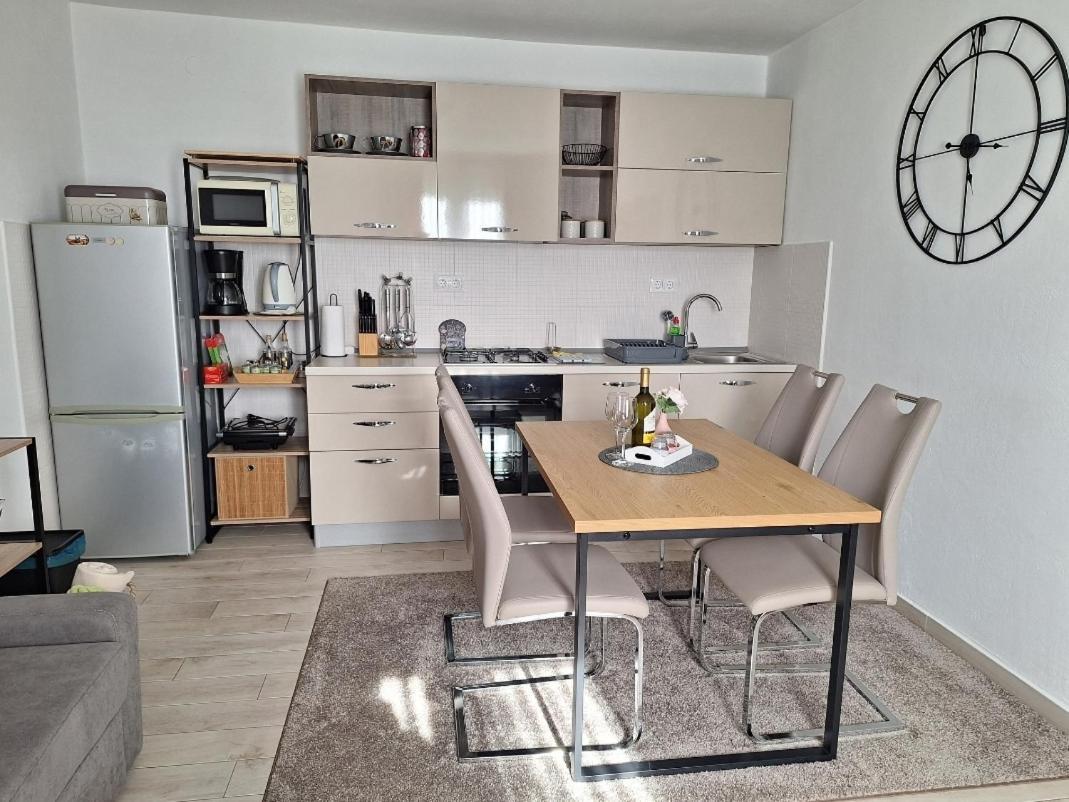Apartment Salov Trogir Quarto foto
